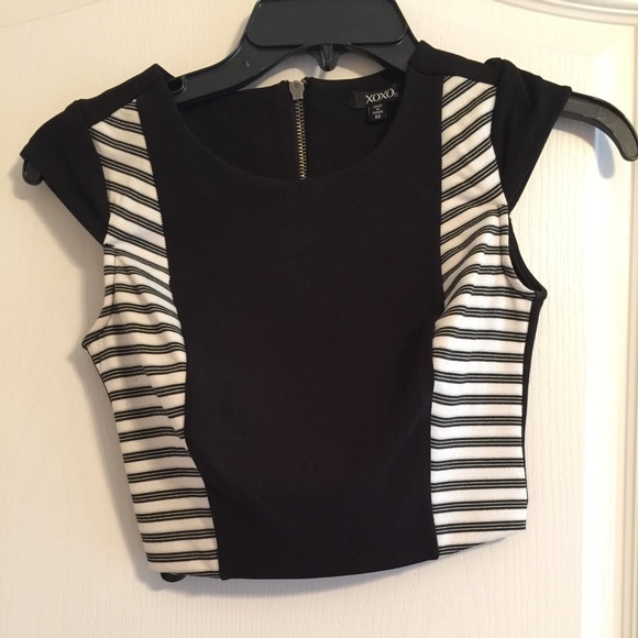 XOXO XS crop top