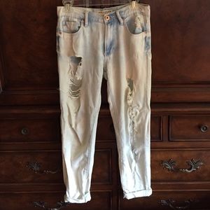 Lightwash Ripped Boyfriend Jeans