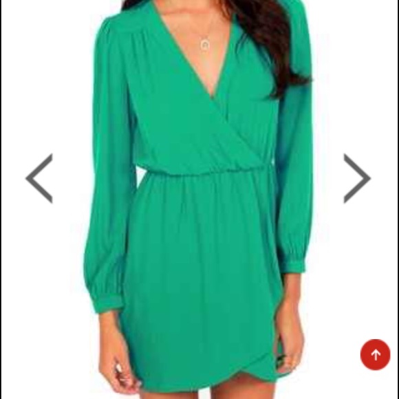 Cute green dress never worn!
