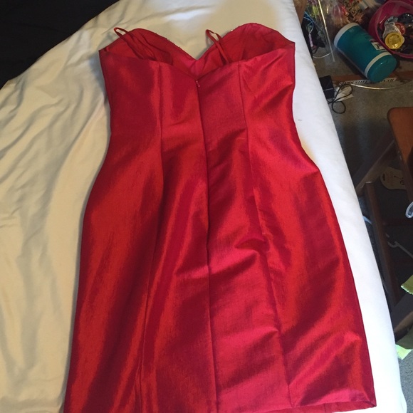 Red cocktail dress - Picture 2 of 4