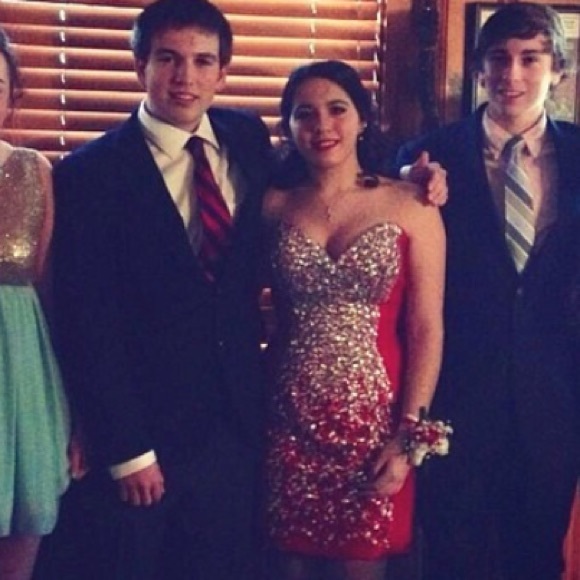 Red cocktail dress - Picture 3 of 4