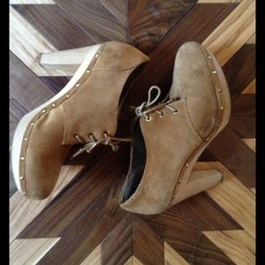 Camel back Suede Clogs