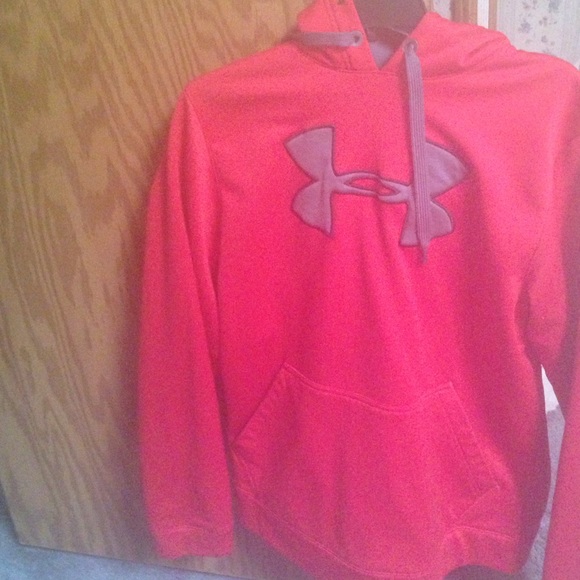 Under armor sweat shirt