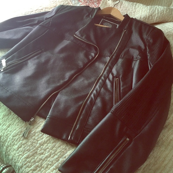 VINCE CAMUTO leather like jacket