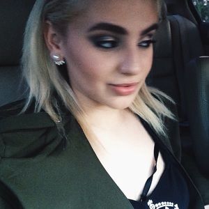 Meet your Posher, Diandrea