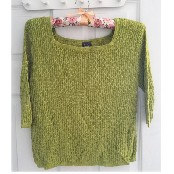 📗 Lime Green Sweater Top - Picture 2 of 4