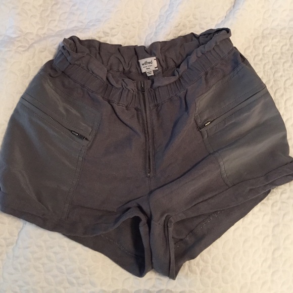 Aritzia dark grey cargo short