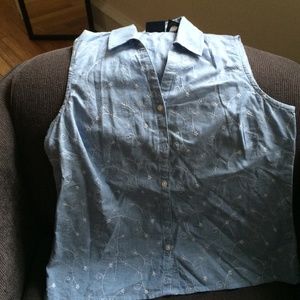 Sleeveless collared button down