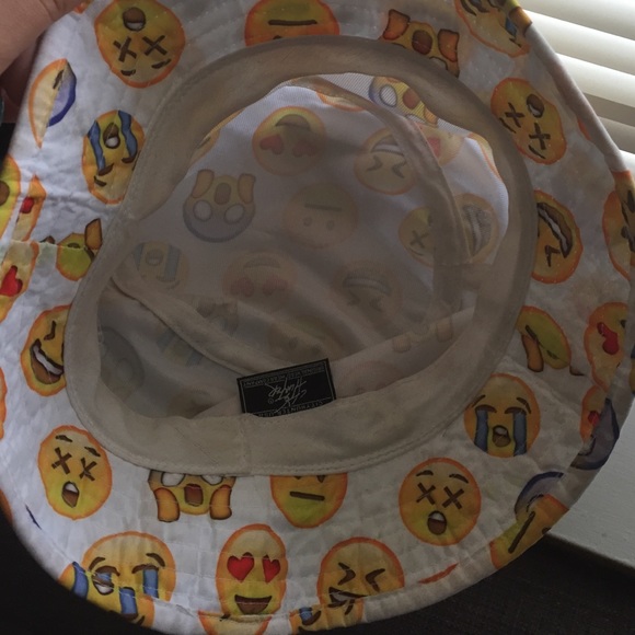 Hat - Picture 2 of 4