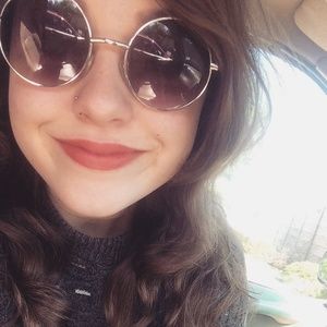 Meet your Posher, Mackenzie