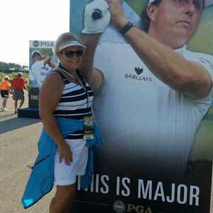 Meet your Posher, Debbie