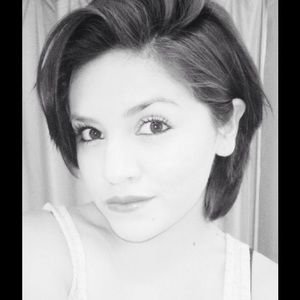 Meet your Posher, Anjelica