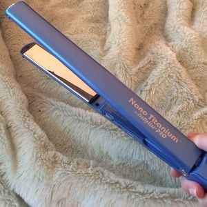 Nano Titanium 1'' Flat Iron By Babyliss Pro