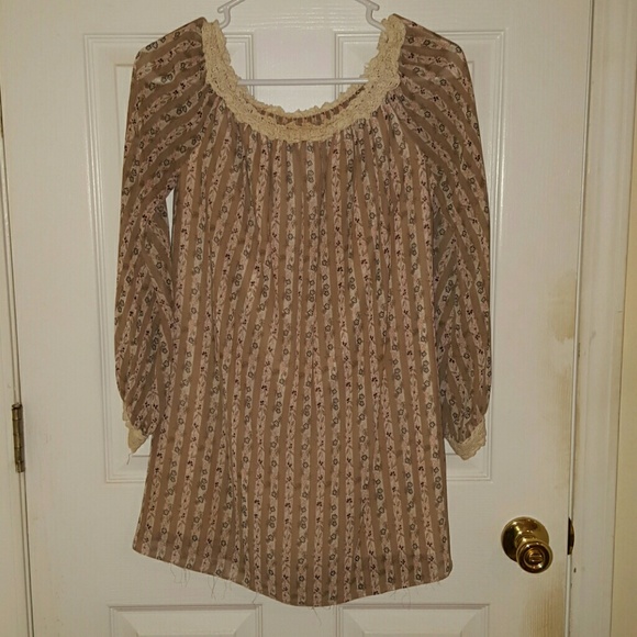 Printed tunic top with crochet detail