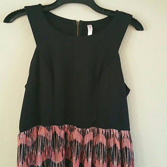 Fun High-Low Dress - Picture 2 of 3