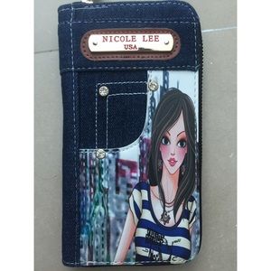 Nicole Lee-Wallet from Colombia