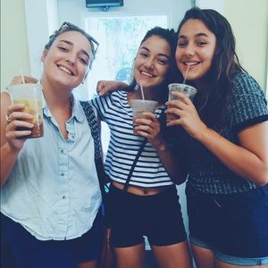 Meet your Posher, Tia