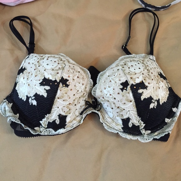 VS push up Bra Set 32C - Picture 2 of 4