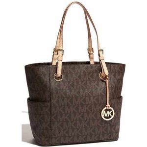 | Hold | Michael Kors jet set signature tote