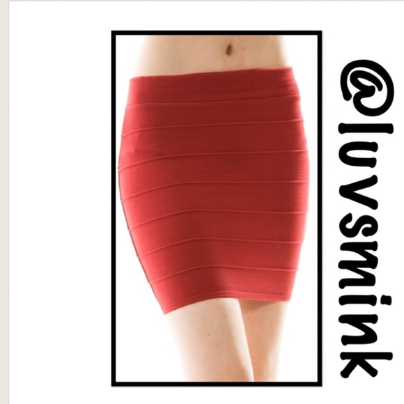 SOLD!!! BOHO FESTIVAL RED MINI SKIRT - Picture 2 of 4