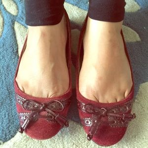 BURGUNDY FLATS