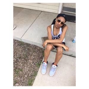 Meet your Posher, Briana