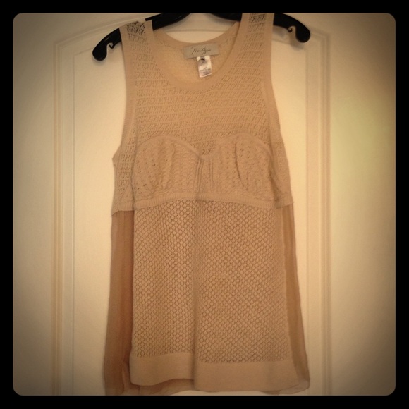 Max Azria 100% SILK Knit Sweetheart Top