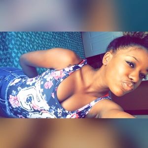 Meet your Posher, Raynette