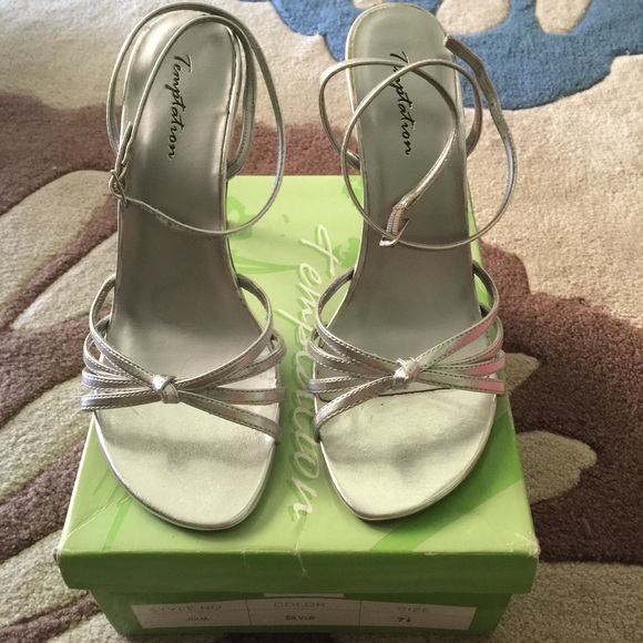 SILVER HEELS - Picture 2 of 3