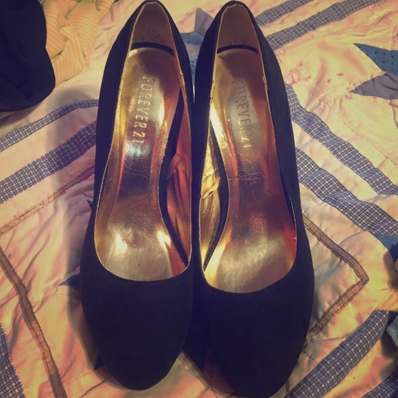 Black and gold thick heels