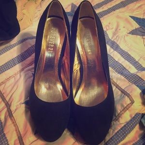 Black and gold thick heels