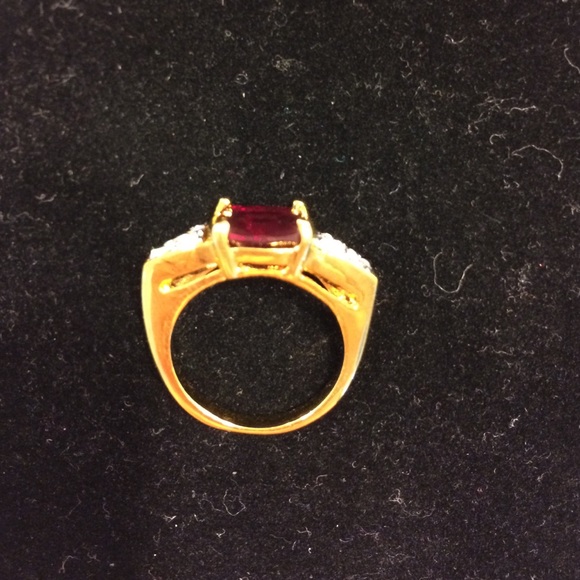 Red stone ring - Picture 2 of 3