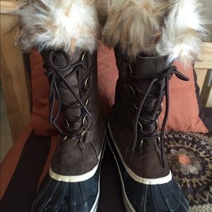 Sorel similar boots called Natural Reflections