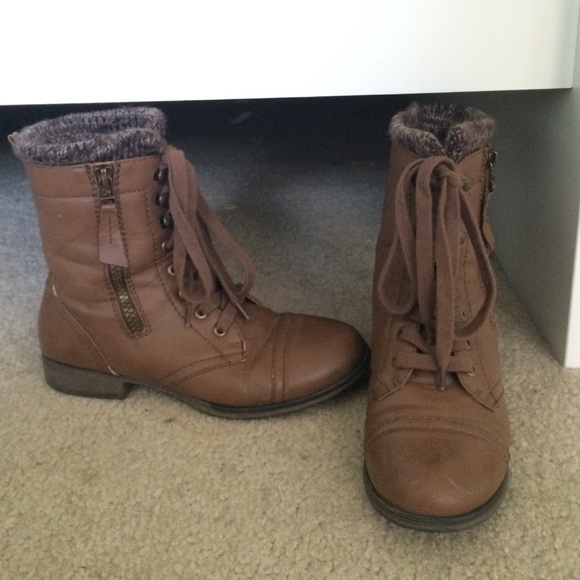 Steve Madden Boots - Steve Madden boots