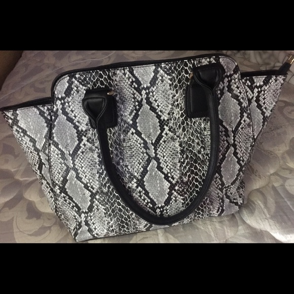 🆕Snake Skin FauxLeather ToteGreyWhiteBlack Zipper