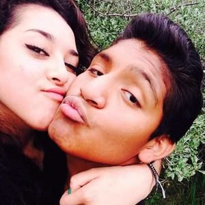 Meet your Posher, Emanuel