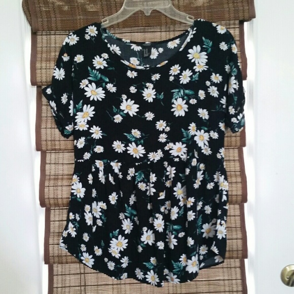 Forever 21 daisy top