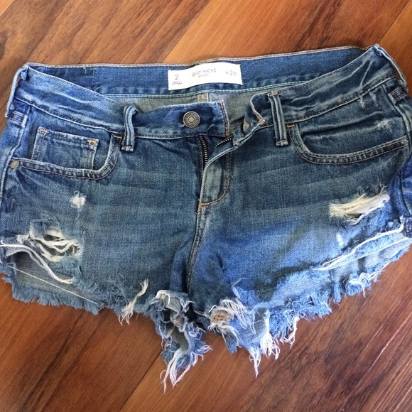 Gilly hicks - Picture 1 of 2