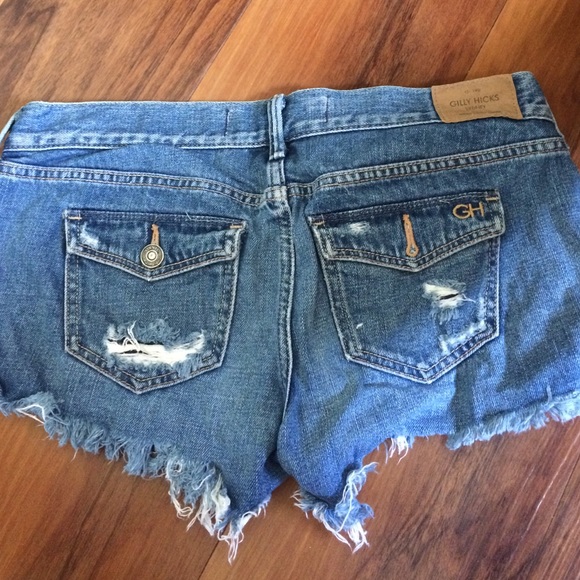 Gilly hicks - Picture 2 of 2