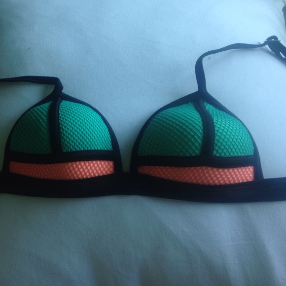 Triangl bikini top- FAKE - Picture 1 of 3