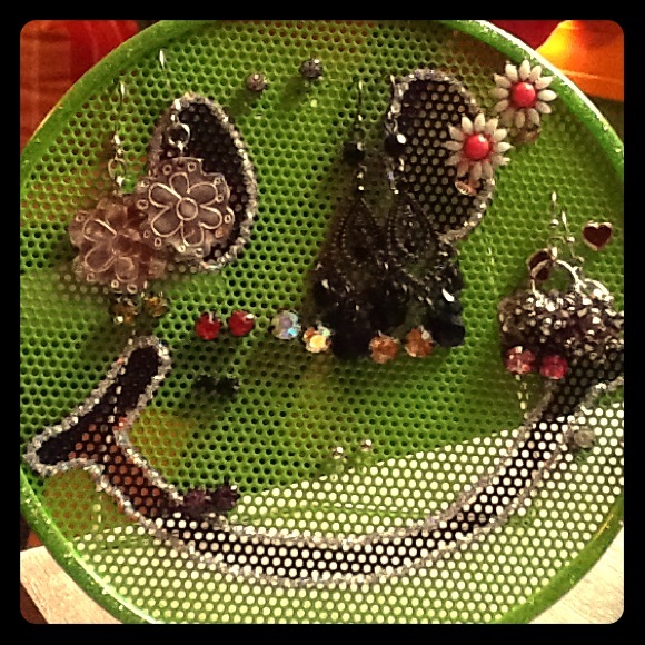 Earring Bundle - Picture 1 of 4