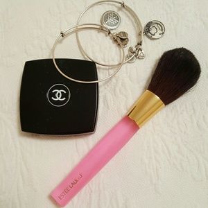 ♡Flash Sale♡ Estee Lauder powder brush