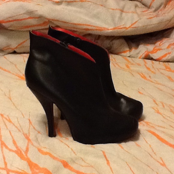 Black shiny boots