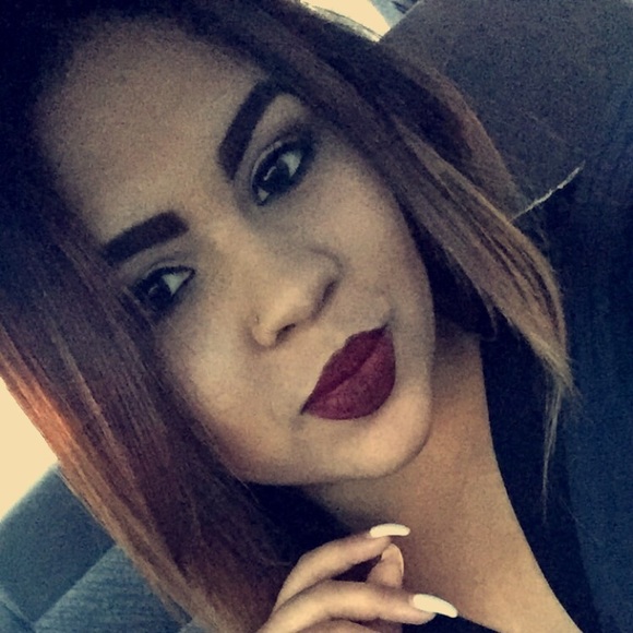 Meet your Posher, Stefany