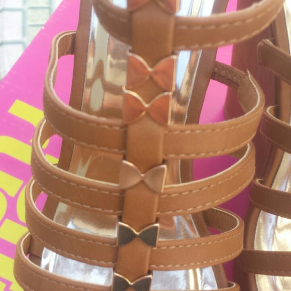 Heels - Picture 2 of 4