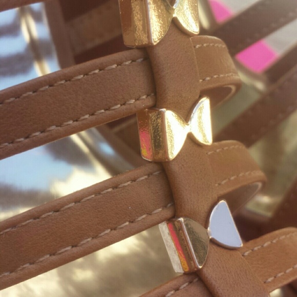 Heels - Picture 3 of 4