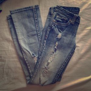 Rue 21 distressed jeans💙