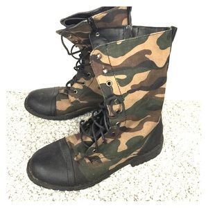 Camouflage Boots