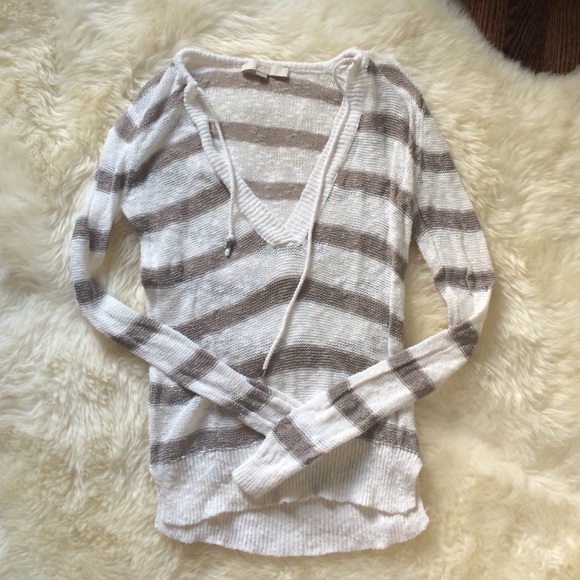 Light stripped sweater
