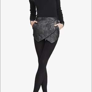 Express asymmetrical envelope skort